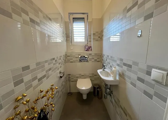 Villa Fantastic In *